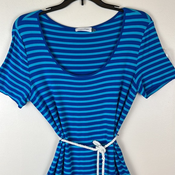 Calvin Klein Striped Blue/Turquoise/White T-Shirt Dress w/Belt, Size 8, Rayon - Picture 3 of 14